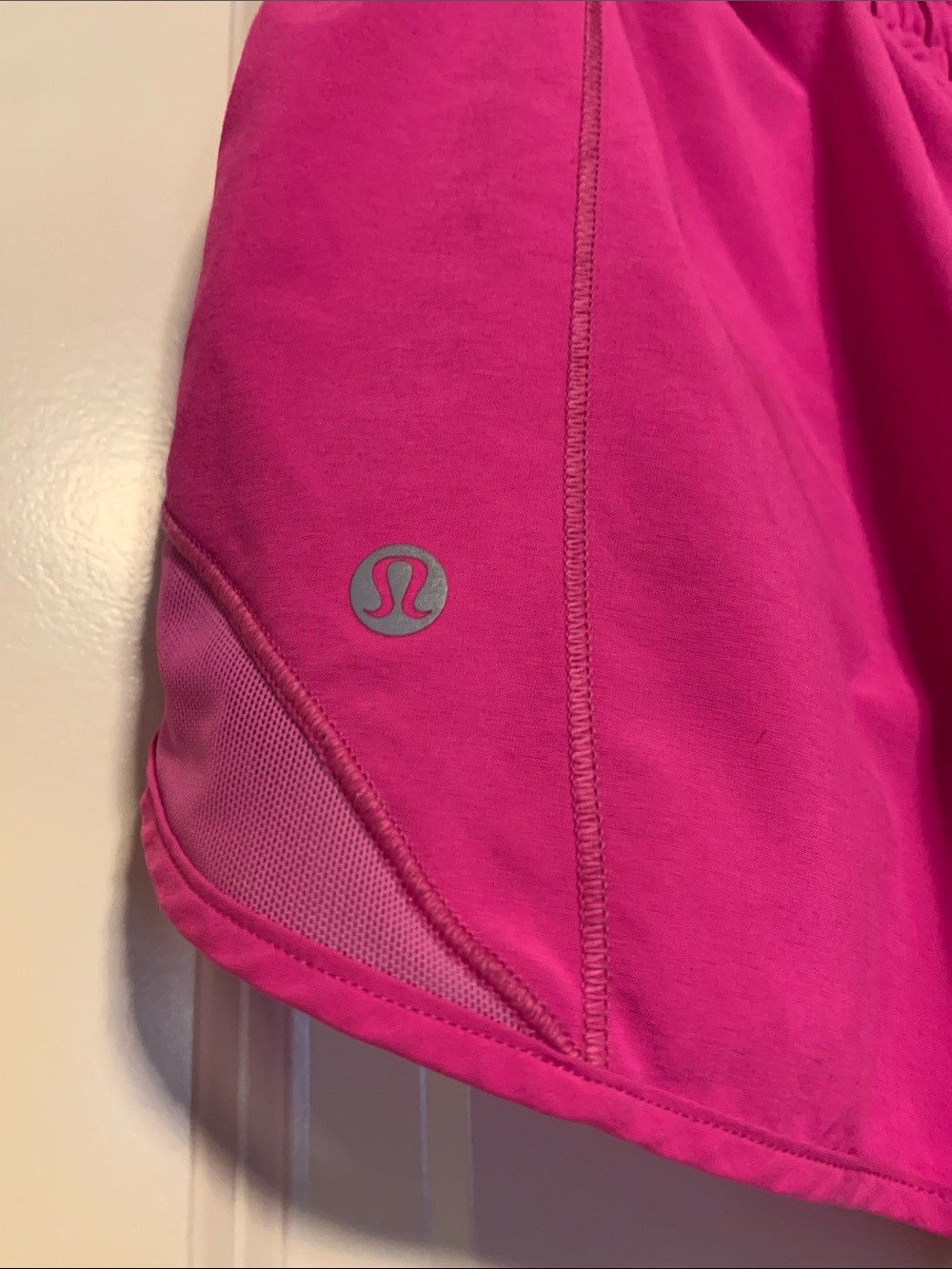 Lululemon Ripened Raspberry LR Hotty Hot
Sz 10, flaws pictured - Picture 6 of 7